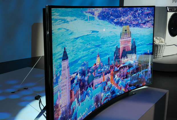 42 inch Curved LCD Display Ideal for Gaming