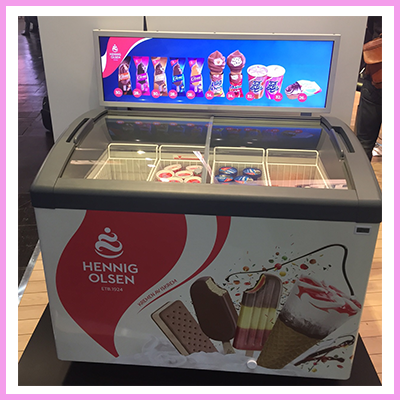 Ultra Wide Stretched Displays in Refrigeration